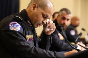 Sargento dominicano estremece con testimonio sobre asalto al Capitolio en Estados Unidos