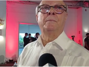 Expresidente Hipólito Mejía confía en tercera dosis de vacuna anti-COVID 