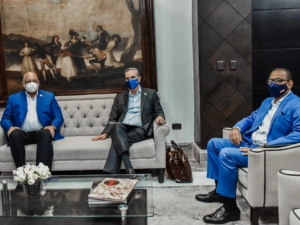 Presidente Abinader encabeza reunión para conocer avances del sector educativo