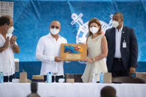 Raquel Peña inauguró una planta de tratamiento de Aguas Residuales construida por el Club Náutico de Santo Domingo, obra que genera un impacto positivo 
