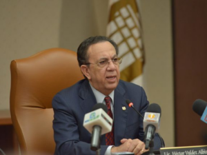 Valdez Albizu se reunió con la directiva de la Asociación de Bancos Múltiples 