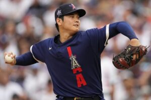 El toletero y lanzador de los Angelinos, Shohei Ohtani, ha conseguido hazañas en el terreno que pocos han visto, una de sus camisetas está imponiendo marcas