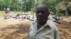 La casa donde residía el señor identificado como Juan Pablo Guzmán, se redujo a cenizas el pasado viernes luego de que fuera afectada por un incendio