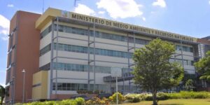 Medio Ambiente inicia desalojo de Playa El Valle en Samaná
