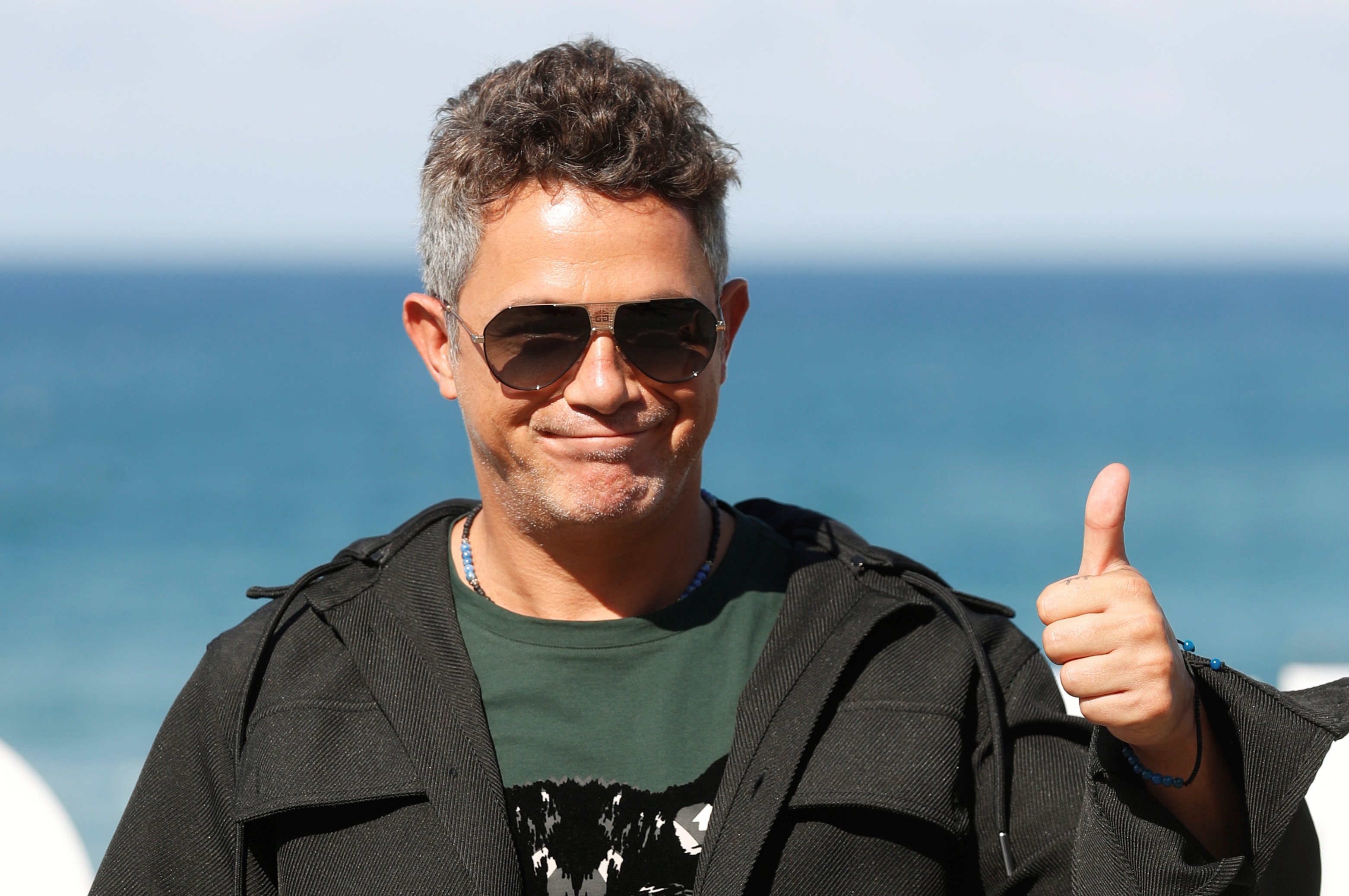 Alejandro Sanz participa en la ceremonia de inauguración de los JJOO
