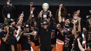 Phoenix es campeón de la conferencia oeste y Chris Paul anotó 41 puntos y llega a su primera final de la NBA por primera vez en su carrera de 16 años.