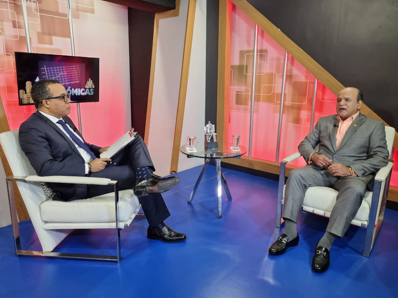 Iván García dice Gobierno se beneficia de situación que se traduce en alzas de precios a consumidores