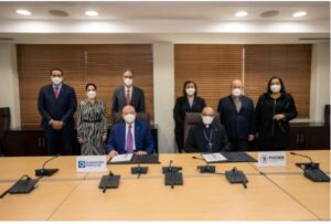 Grupo Popular y Pucmm ratifican convenio de colaboración