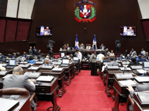 Diputados aprueban complementario y préstamo para sector eléctrico