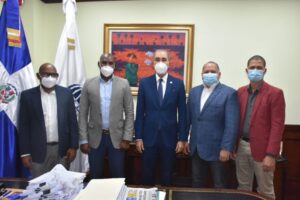 MESCYT entregará becas a miembros Círculo de Reporteros Gráficos TV