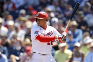 El dominicano Juan Soto disparó un par de cuadrangulares y los Nacionales de Washington propinaron el lunes una paliza de 18-1 a los Marlins de Miami.