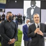 Abinader sobre Johnny Ventura: "El pueblo dominicano debe imitar sus acciones"