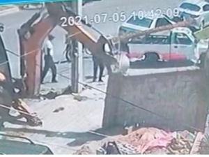 Acusan a hombre de demoler lindero de forma arbitraria en Samaná  