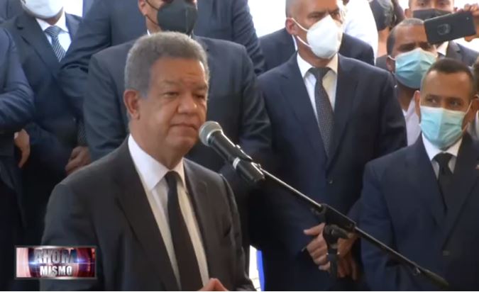 Dan último adiós a la madre de Leonel Fernández