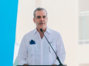 Presidente Abinader dice estar comprometido con generar empleos