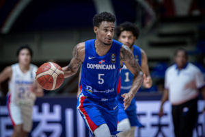 Tres jugadores dominicanos, liderados por Víctor Liz, encestaron sobre la veintena de puntos para que la República Dominicana consiguiera el triunfo 