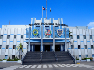 Policía investiga caso de doble homicidio durante un asalto en Villa Mella