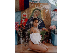 Depositan querella contra Tokischa por profanar santuario de la Virgen 