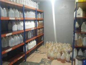 Inspeccionan comercios para prevenir venta de bebidas adulteradas