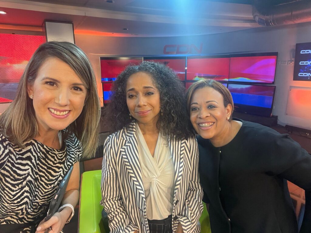 Katherine Hernández , Julissa Reynoso, Alba Nelly Familia