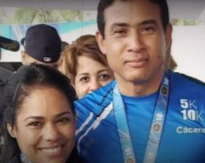 Adán Cáceres y la pastora Rossy Guzmán