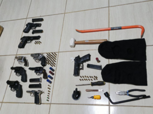 Desarticulan banda de asaltantes y ocupan armas de fuego en Santiago 