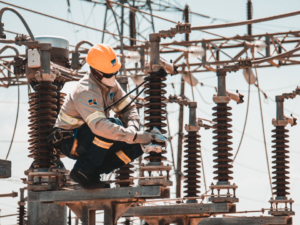 Reportan interrupciones del servicio eléctrico por avería en transformador