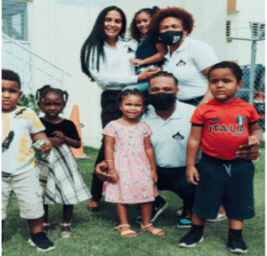 
Robinson Canó abre el año escolar en la escuela que construyó en SPM
