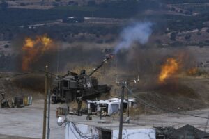 Israel ataca a Hamas en respuesta a lazamiento de globos incendiarios