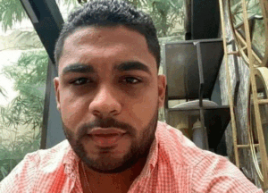  
Familiares y amigos del desaparecido Erick Cordero realizan vigilia para exigir respuestas de autoridades 
