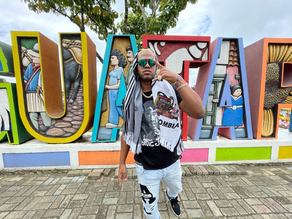 Tonton 80 celebra gira por Colombia y auge de su tema “Hay Bobo”