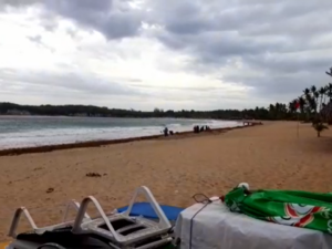 Panorama despejado en playa Macao ante posible paso de tormenta Fred