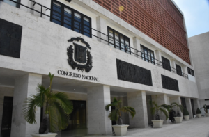 Propuesta de eliminar exoneraciones genera discrepancias en Congreso