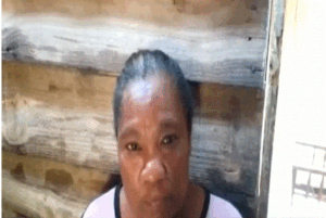 Madre soltera en extrema pobreza pide ayuda para construir su casa en Hato Mayor