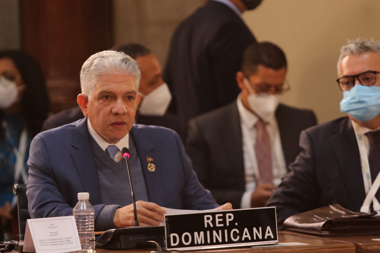 Eduardo Estrella participa en la sexta cumbre CELAC en México