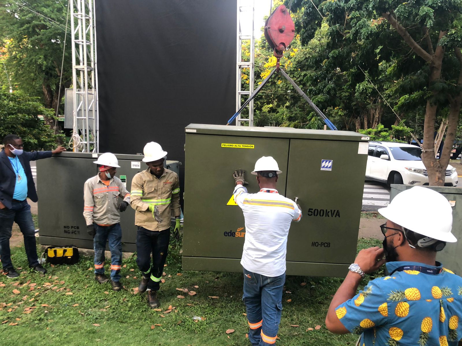 Edesur dona transformador al Palacio de Voleibol de Santo Domingo