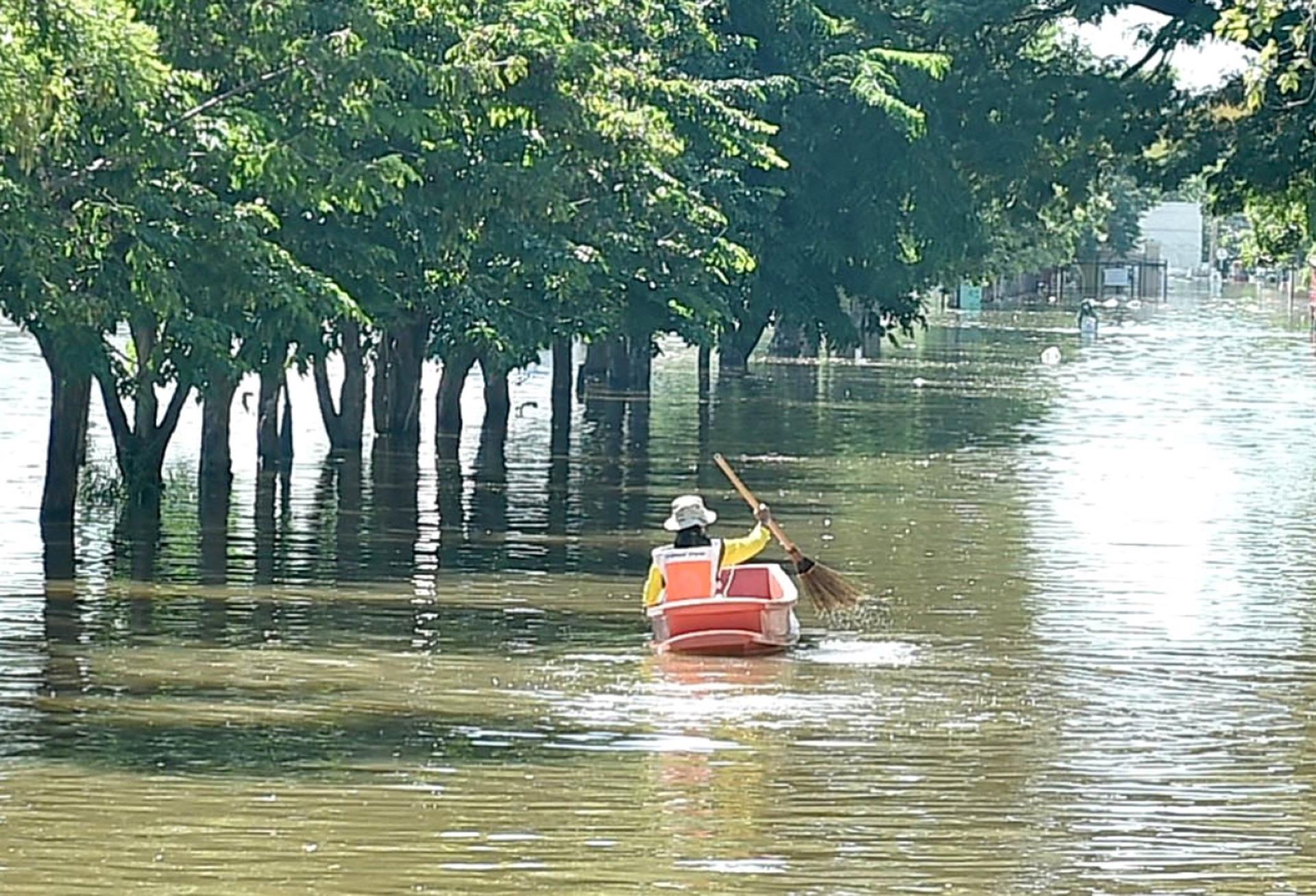 Unos 7 muertos y miles de viviendas afectadas por riadas en Tailandia