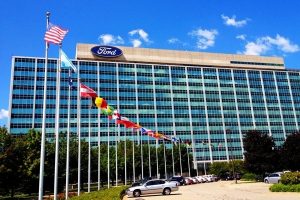 Ford creará 10.800 empleos ligados a vehículos eléctricos
