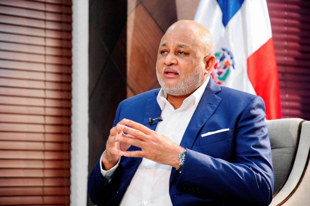 Ministro de Educación reconoce trabajo que realiza el INABIE