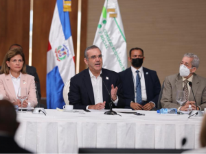 Abinader propone reforma a la Constitución para transformar justicia 