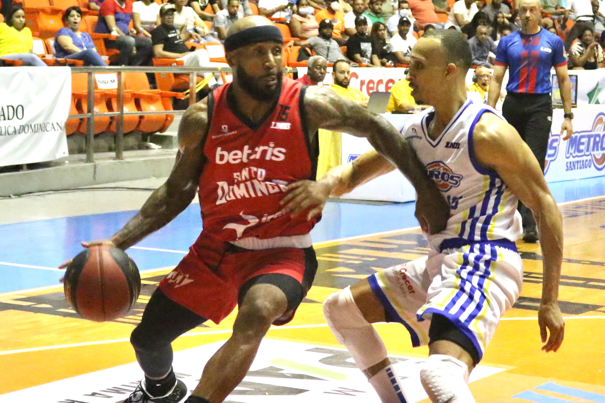 Guerrero y Burtt Jr. se combinaron para 51 puntos y dieron a los Leones de Santo Domingo un triunfo y la barrida 96-88 sobre los Metros de Santiago