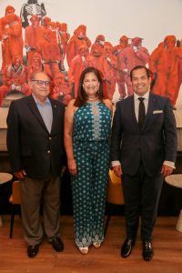Los cónsules Antonio Alma, Sonia Villanueva y José Manuel Romero.