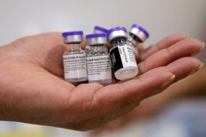 Ciudadanos inconformes con anuncio de donación vacunas COVID-19