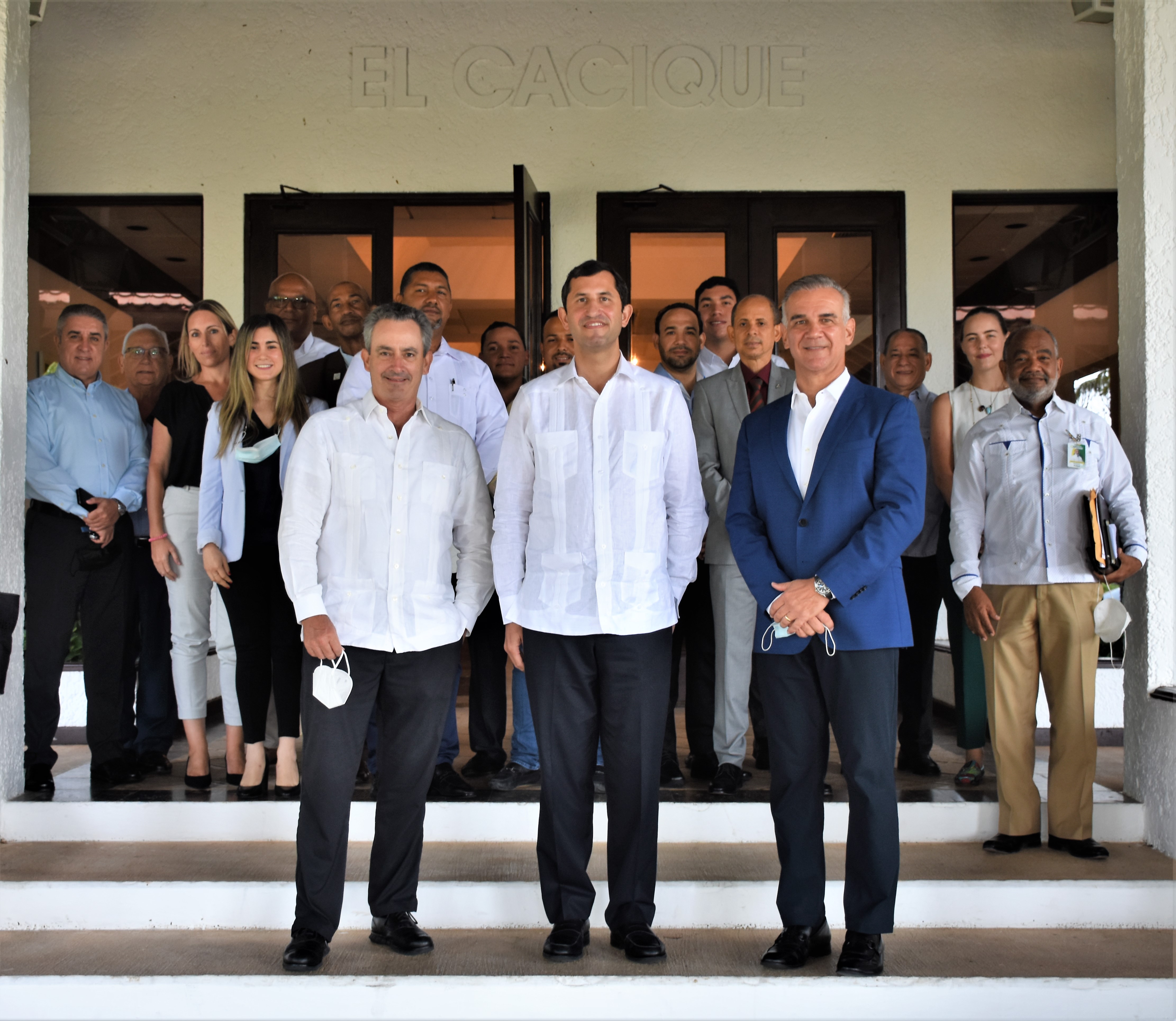 AMCHAMDR sostiene encuentros con líderes empresariales del Este