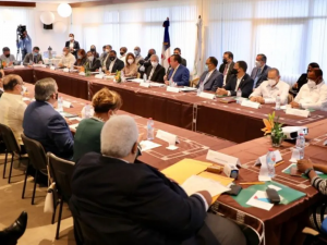 Reanudan diálogo nacional convocado por el Gobierno