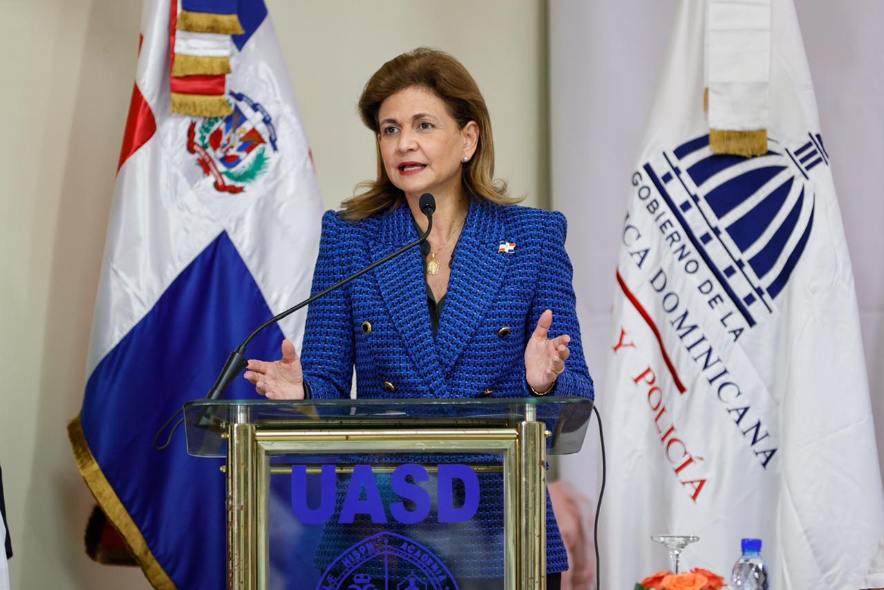 Vicepresidenta insiste vacuna es la medida más efectiva contra COVID