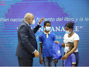 Ministerio de Educación lanza programa Dominicana Lee