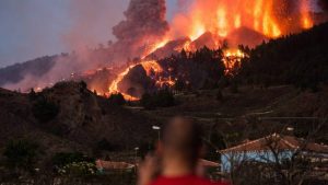 UE activa sus satélites para seguir la erupción del Teneguía