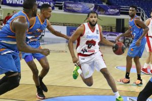 Con un cierre de altos quilates, los Titanes se llevaron la victoria y terminaron con récord de 8-6, al igual que los Leones.