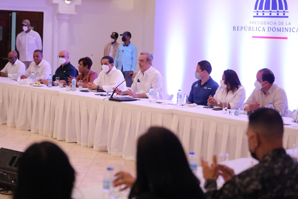 Presidente Abinader anuncia saneamiento de 10,700 títulos